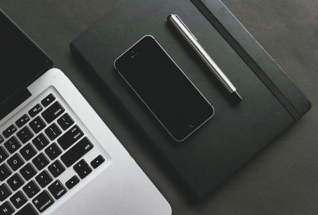 Digital Minimalism: A Beginner’s Guide to Reclaiming Focus and Living Intentionally